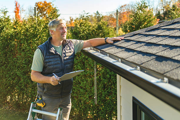 Professional Roofing technician working in Reading, KS